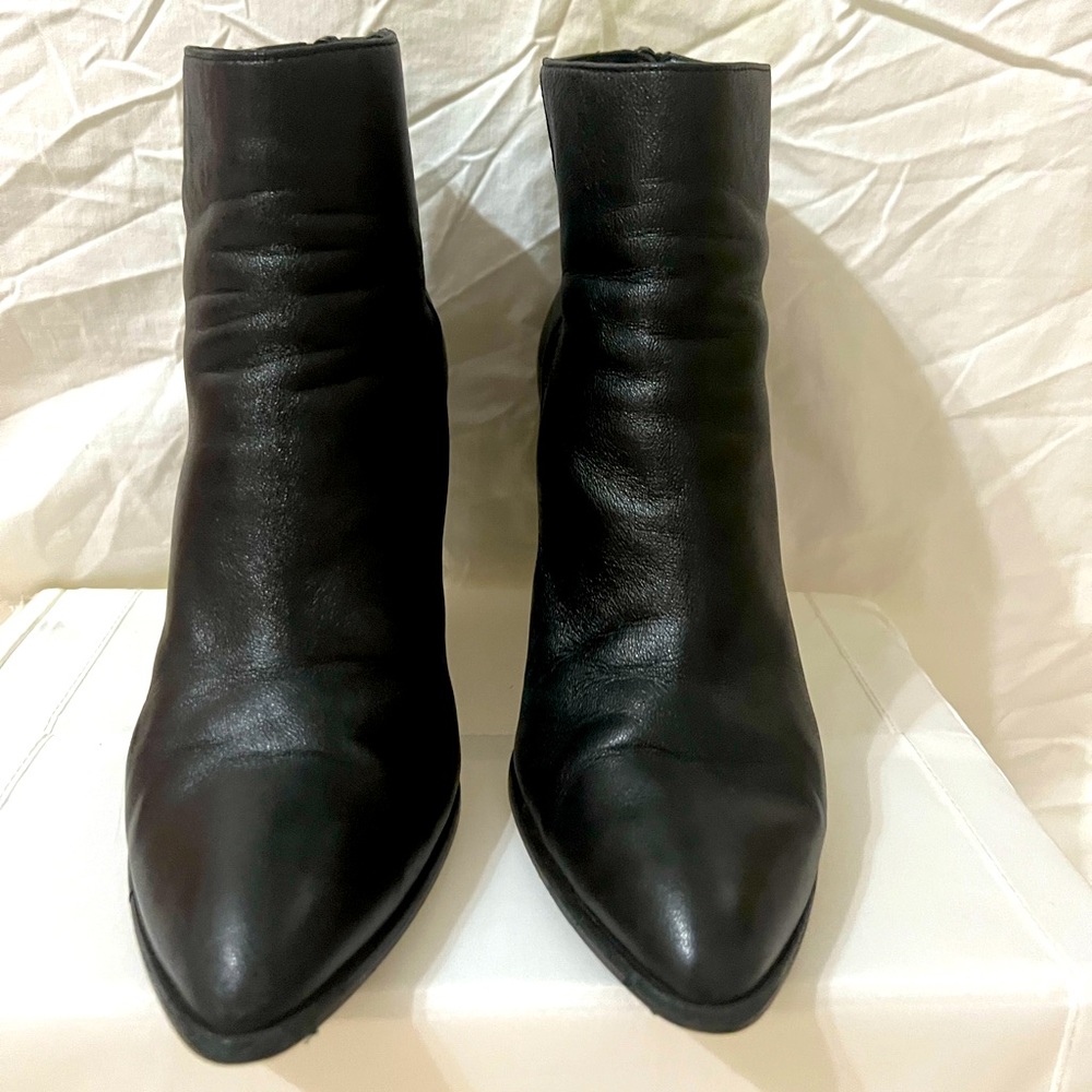 Stuart Weitzman black leather heeled booties 8.5
